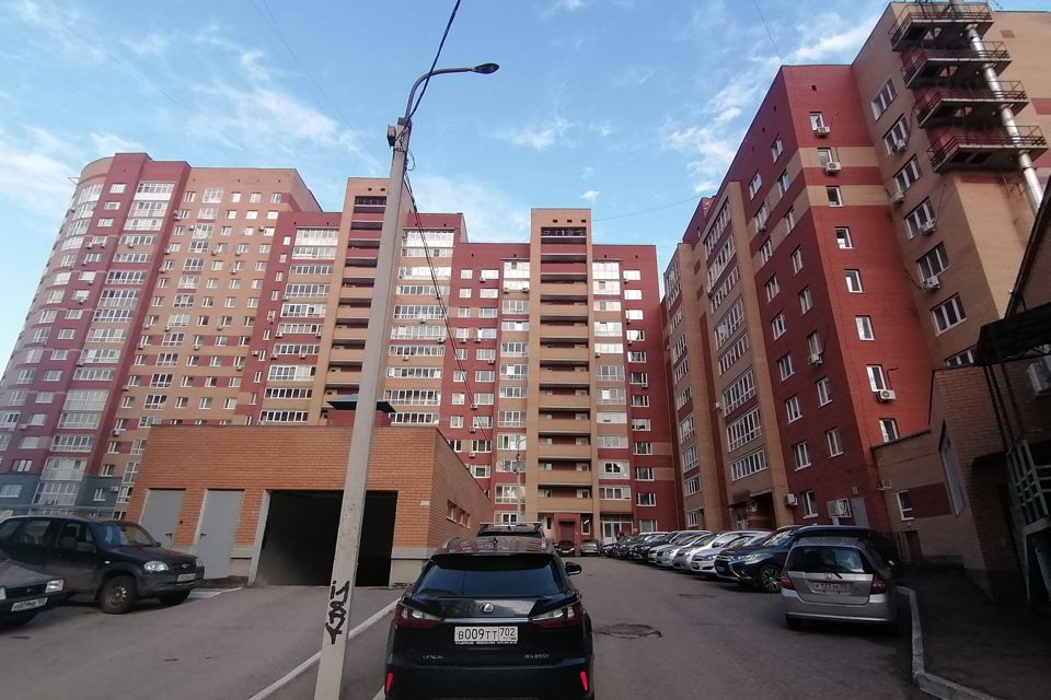 Продаётся 2 комнаты в 3-комн. квартире, 22.4 м²