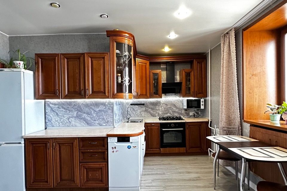 Продаётся 3-комнатная квартира, 65.5 м²