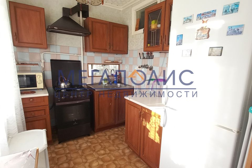 Продаётся 4-комнатная квартира, 60.7 м²