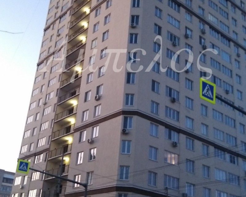 Продаётся 1-комнатная квартира, 42 м²