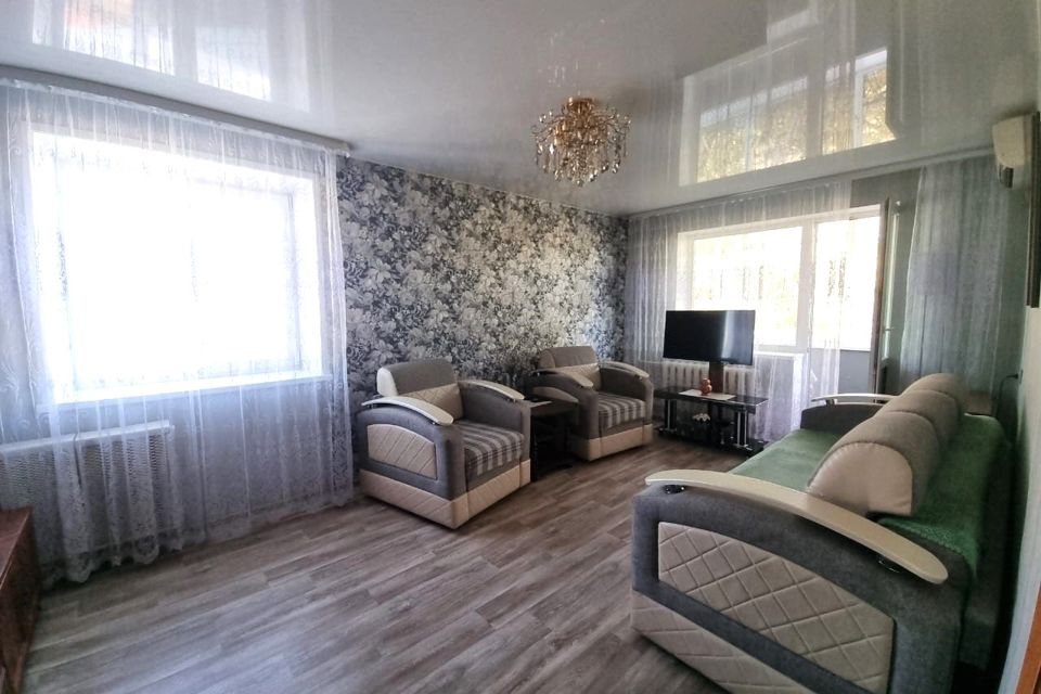 Продаётся 4-комнатная квартира, 70.3 м²