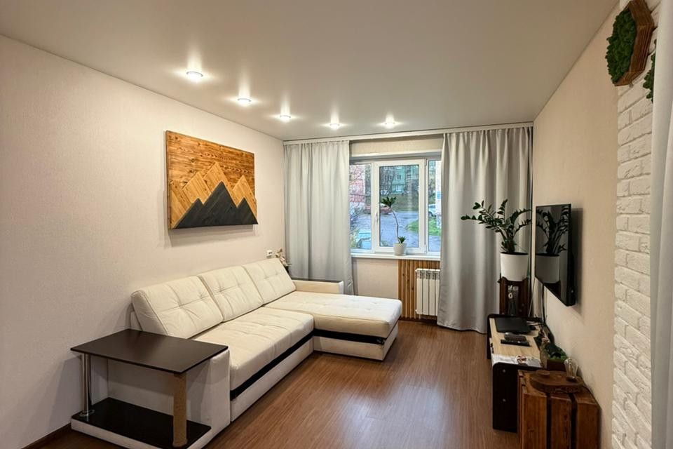 Продаётся 2-комнатная квартира, 41.8 м²