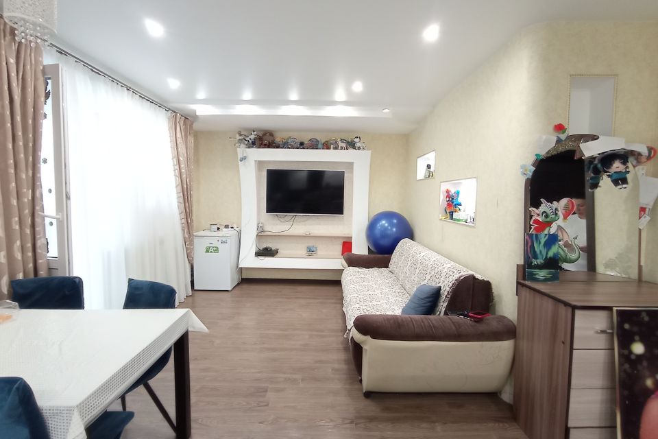 Продаётся 3-комнатная квартира, 64.7 м²