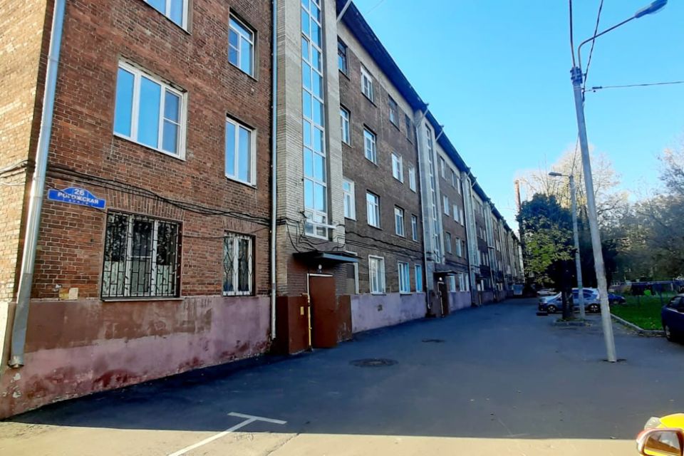 Продаётся 2 комнаты в 3-комн. квартире, 27.4 м²