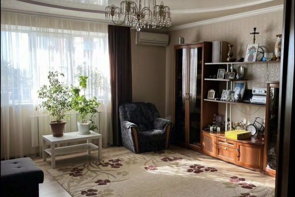 Продаётся 3-комнатная квартира, 105 м²