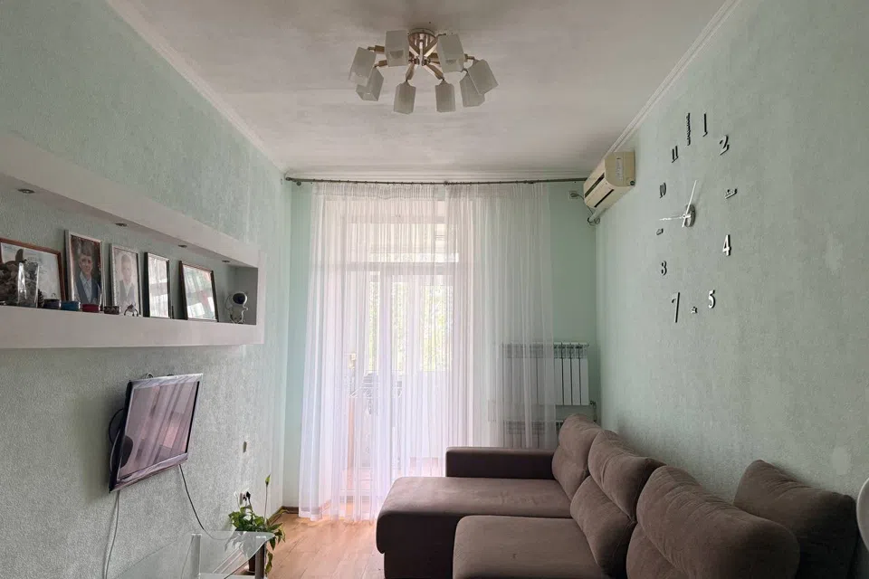 Продаётся 2-комнатная квартира, 57.7 м²