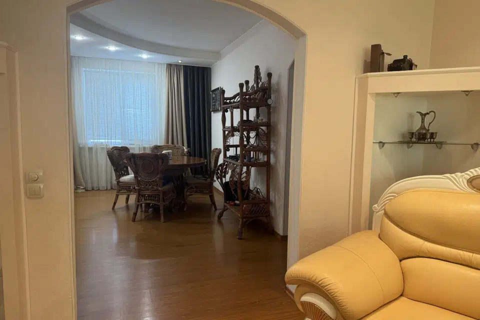 Продаётся 4-комнатная квартира, 84 м²