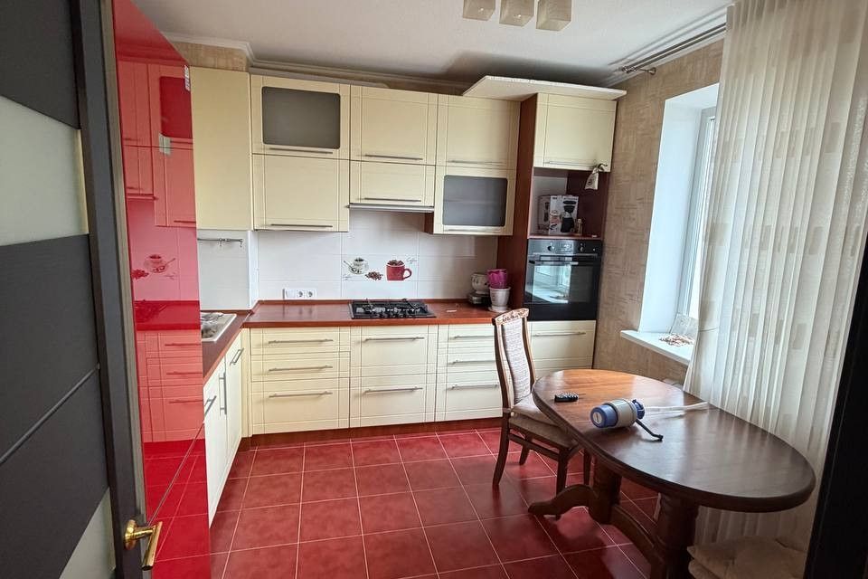 Продаётся 4-комнатная квартира, 85 м²