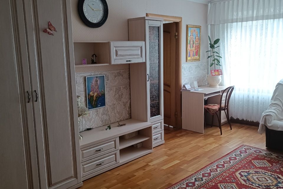 Продаётся 4-комнатная квартира, 64 м²