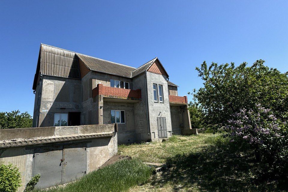 Продаётся 2-этажный дом, 390 м²