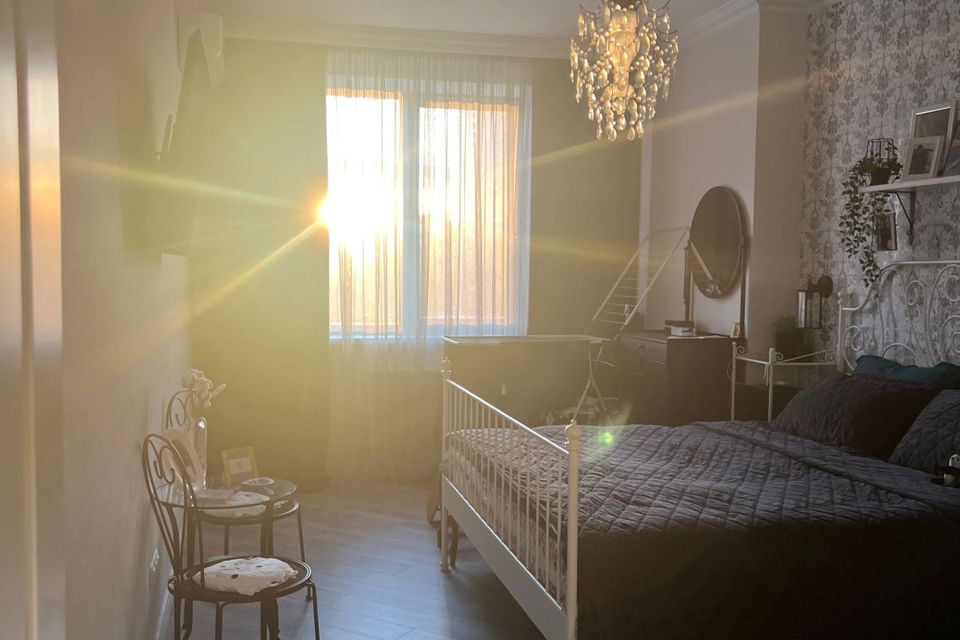 Продаётся 4-комнатная квартира, 140 м²