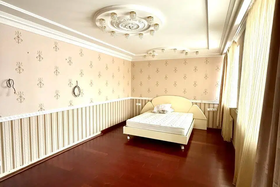 Продаётся 3-этажный дом, 567 м²