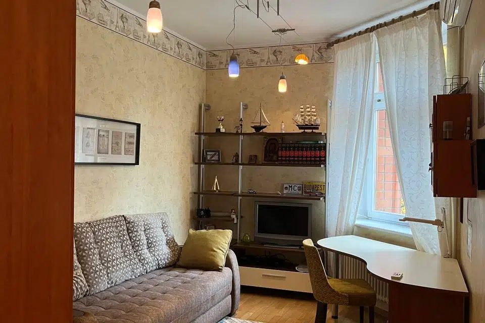 Продаётся 4-комнатная квартира, 145.9 м²