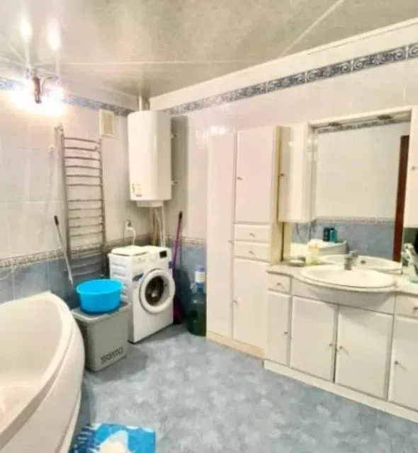Продаётся 4-комнатная квартира, 110 м²