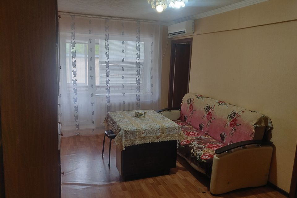 Продаётся 3-комнатная квартира, 47.7 м²