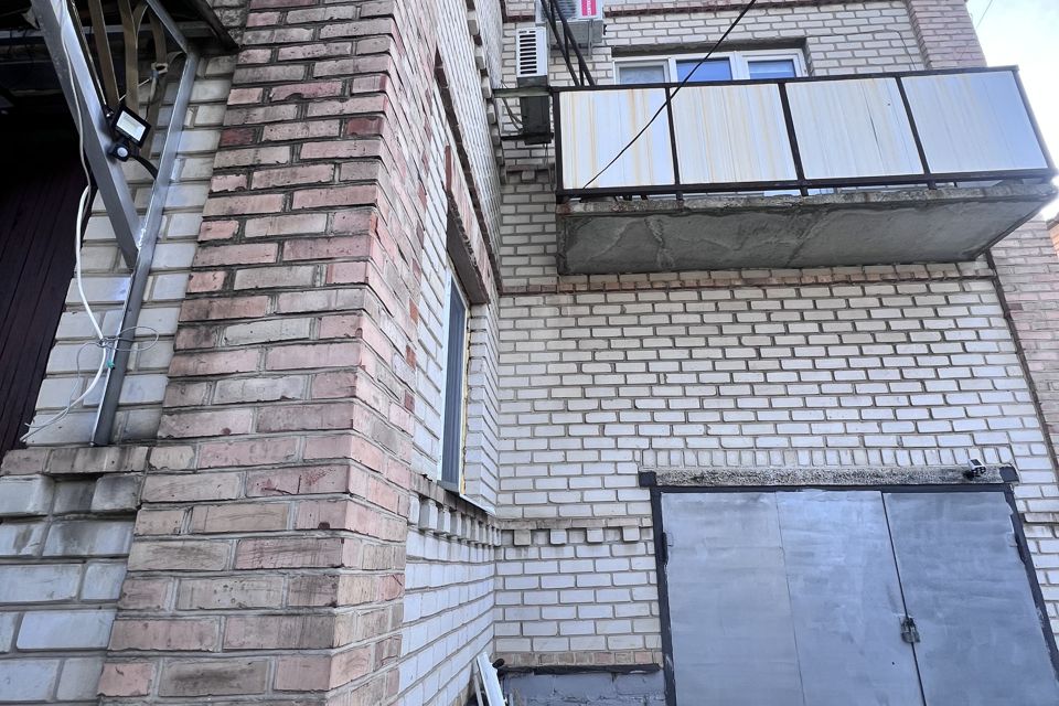 Продаётся 3-этажный дом, 400 м²