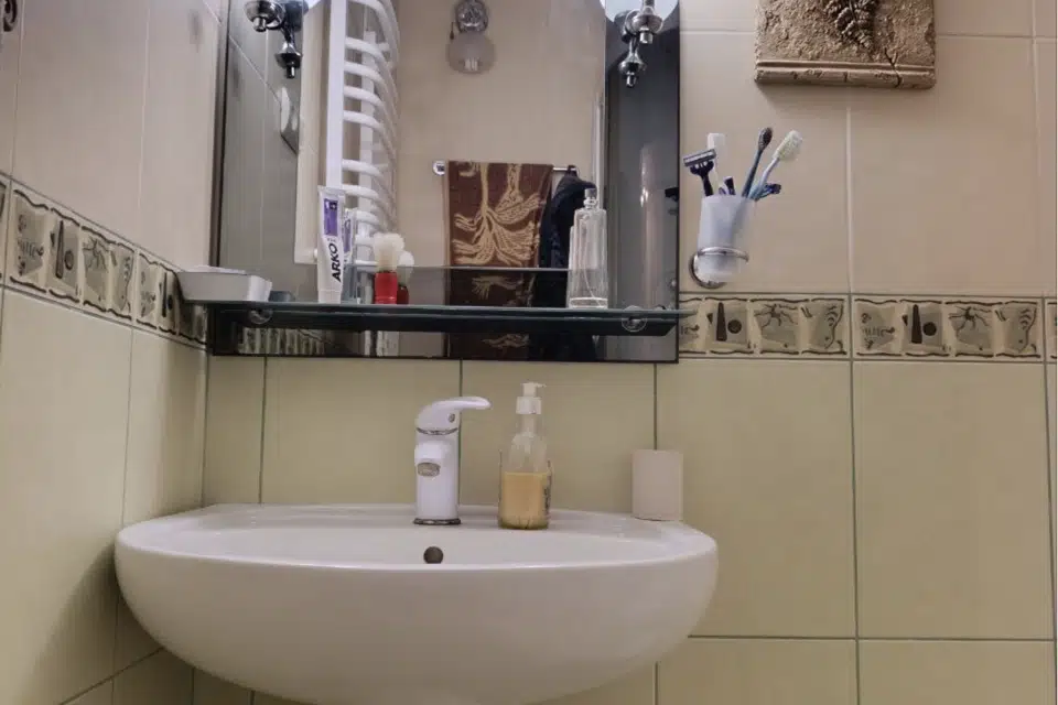 Продаётся 4-комнатная квартира, 196 м²