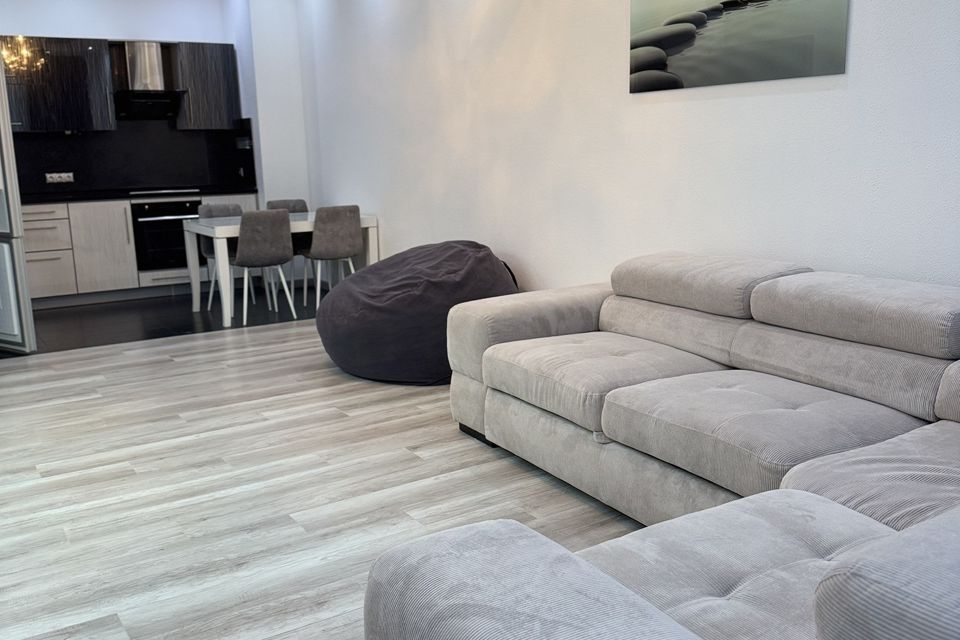 Продаётся 2-комнатная квартира, 65.3 м²