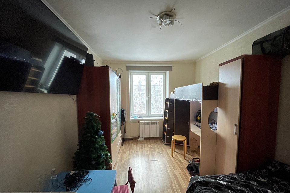 Продаётся комната в 2-комн. квартире, 14 м²