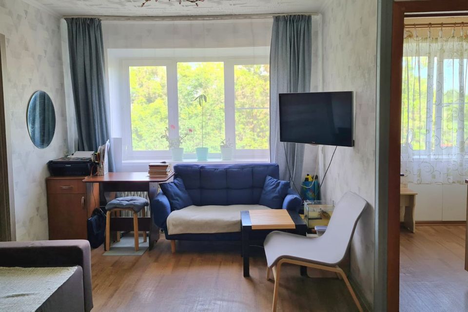Продаётся 3-комнатная квартира, 42.3 м²