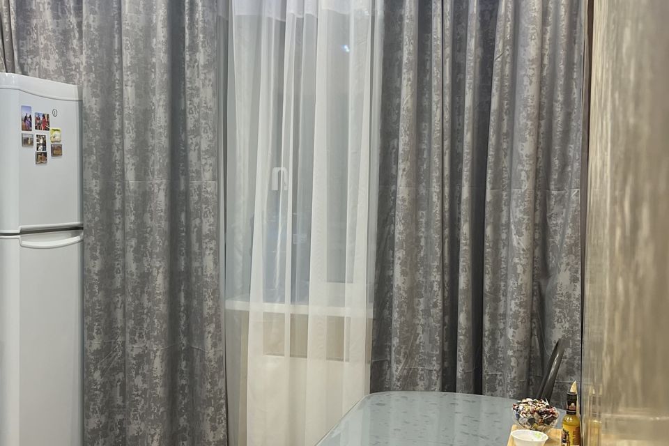 Продаётся 1-комнатная квартира, 42.4 м²