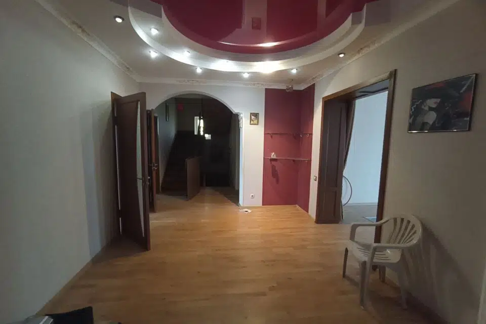 Продаётся 2-этажный дом, 275 м²