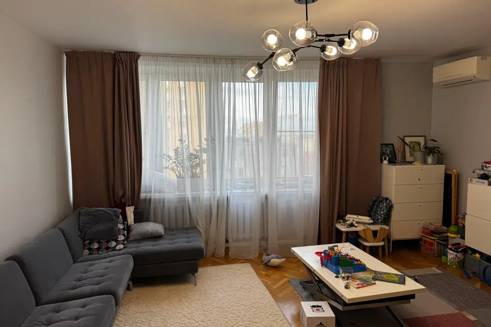 Продаётся 2-комнатная квартира, 82.3 м²