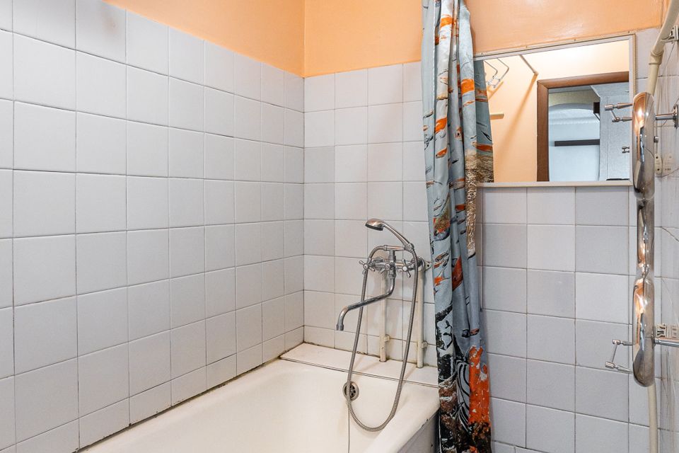 Продаётся 4-комнатная квартира, 61.2 м²