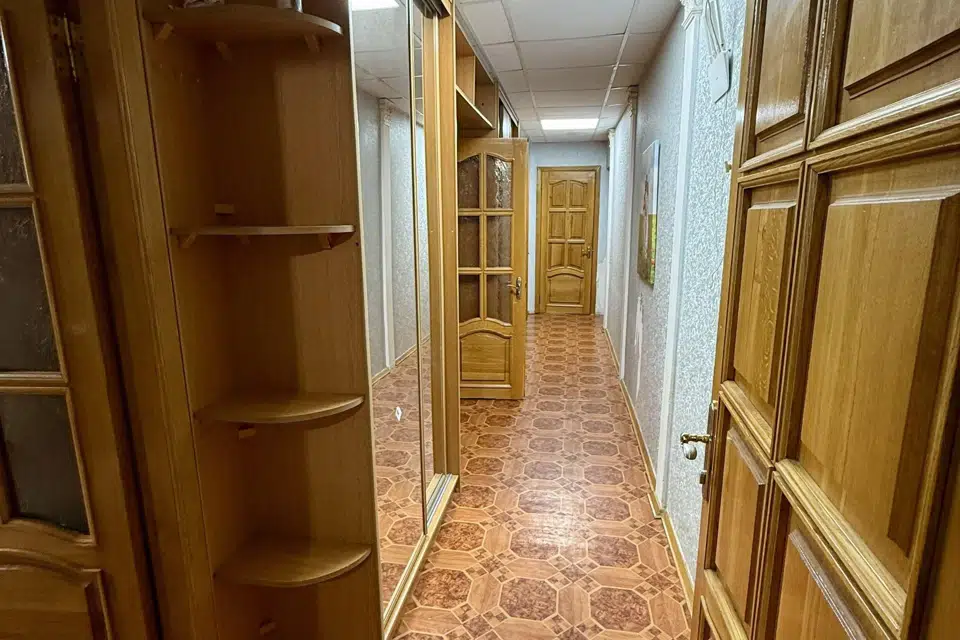 Продаётся 3-комнатная квартира, 69.6 м²