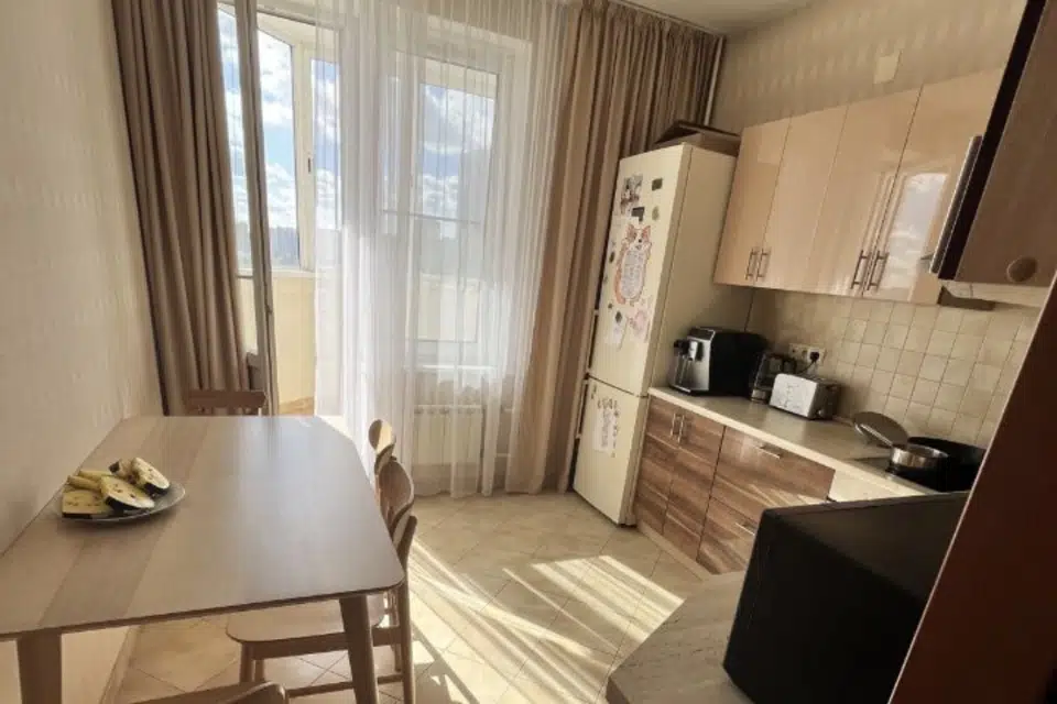 Продаётся 4-комнатная квартира, 112 м²