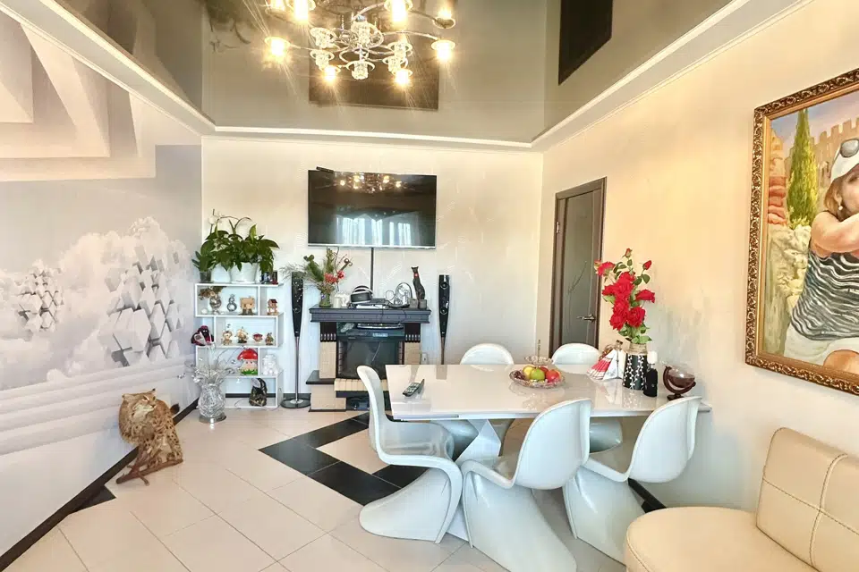 Продаётся 4-комнатная квартира, 82 м²