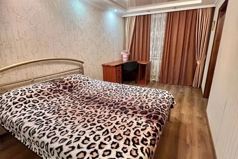 Продаётся 4-комнатная квартира, 115 м²