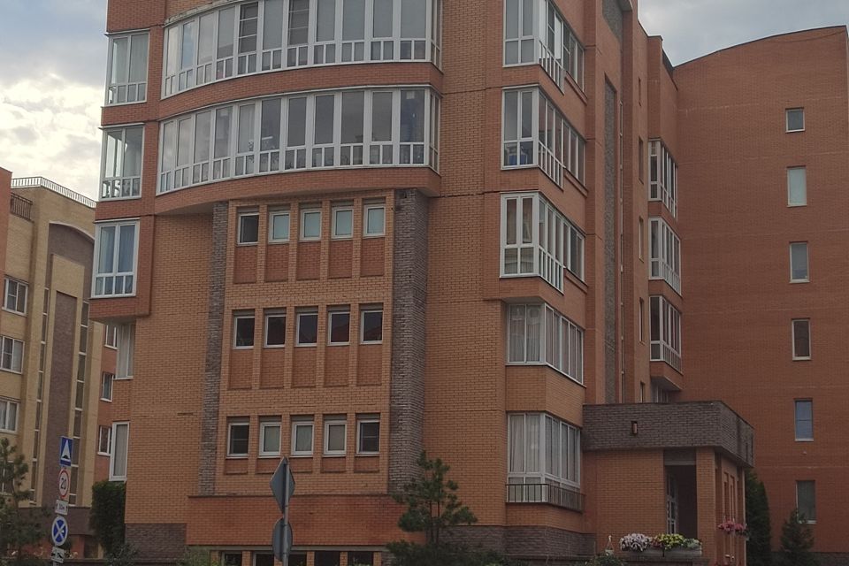 Продаётся 1-комнатная квартира, 62 м²