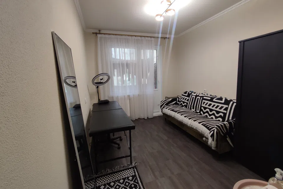 Продаётся 3-комнатная квартира, 72 м²