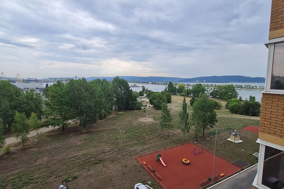 Продаётся 1-комнатная квартира, 62 м²