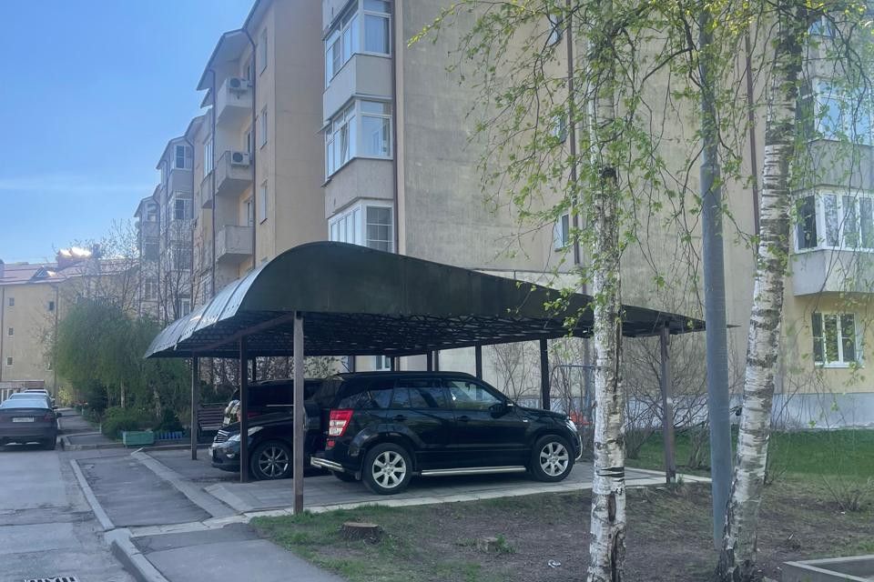 Продаётся 4-комнатная квартира, 139.2 м²