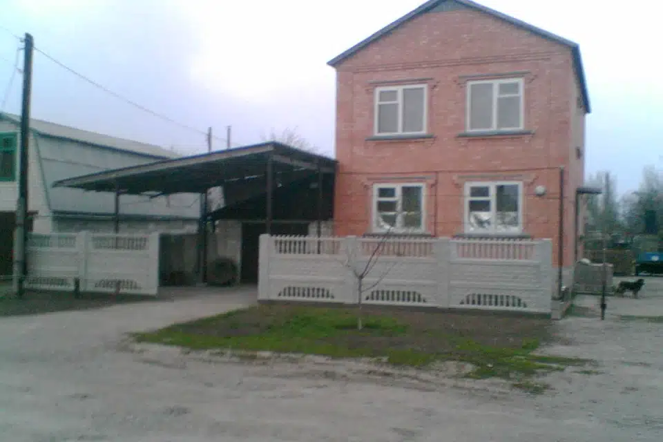 Продаётся 3-этажный дом, 168 м²