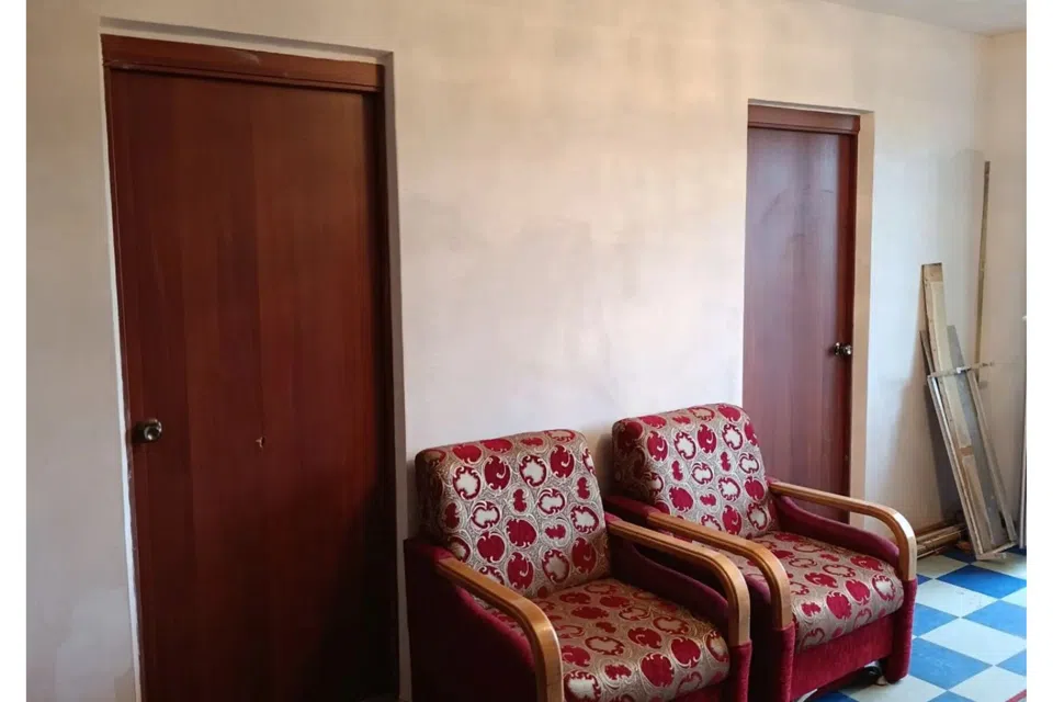 Продаётся 4-комнатная квартира, 61.7 м²