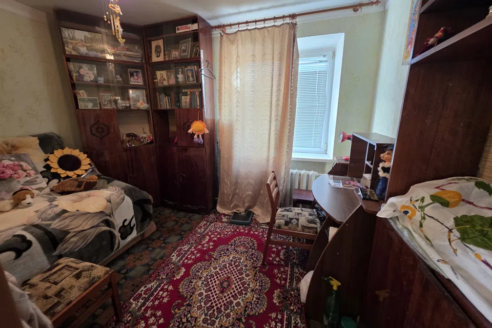 Продаётся 4-комнатная квартира, 61 м²