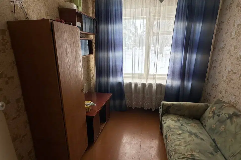 Продаётся 4-комнатная квартира, 57.2 м²