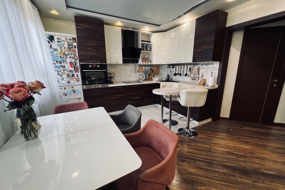 Продаётся 3-комнатная квартира, 82.9 м²