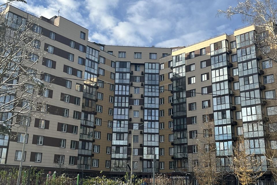 Продаётся 3-комнатная квартира, 127.8 м²