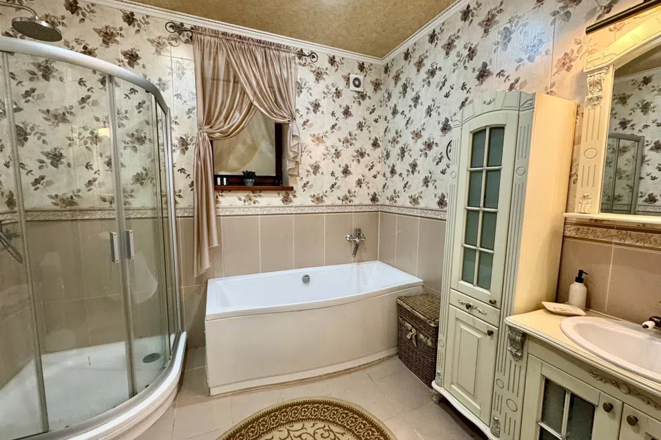 Продаётся 2-этажный дом, 230 м²