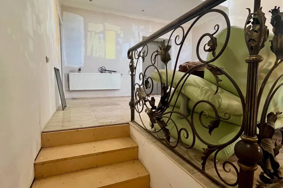 Продаётся 3-этажный дом, 360 м²