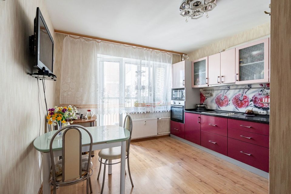 Продаётся 3-комнатная квартира, 76.3 м²