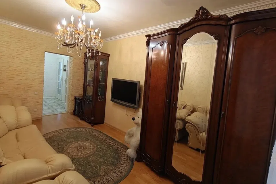 Продаётся 4-комнатная квартира, 90 м²