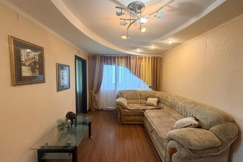 Продаётся 4-комнатная квартира, 59.9 м²