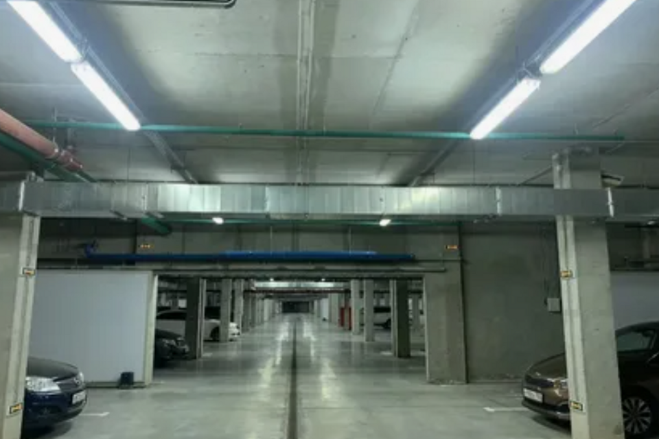 Продаётся машиноместо, 13.6 м²