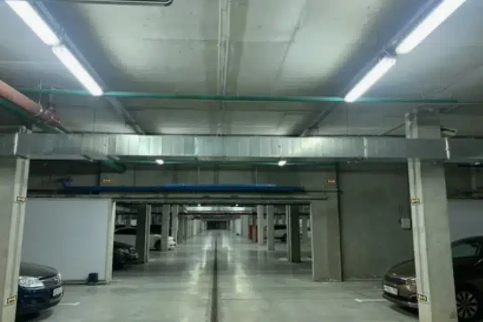 Продаётся машиноместо, 13.6 м²