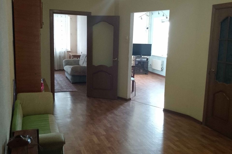 Сдаётся 2-комнатная квартира, 65 м²